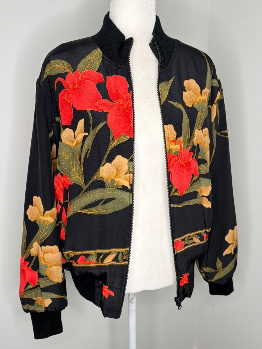 Vintage Valentino Pietro Paris 100% Silk Floral Bomber Jacket S
